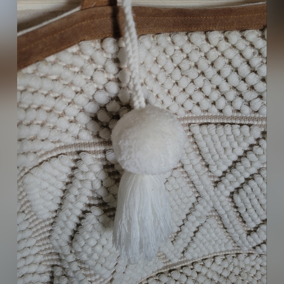 Panache Diamond Pattern Tote - Picture 5 of 8